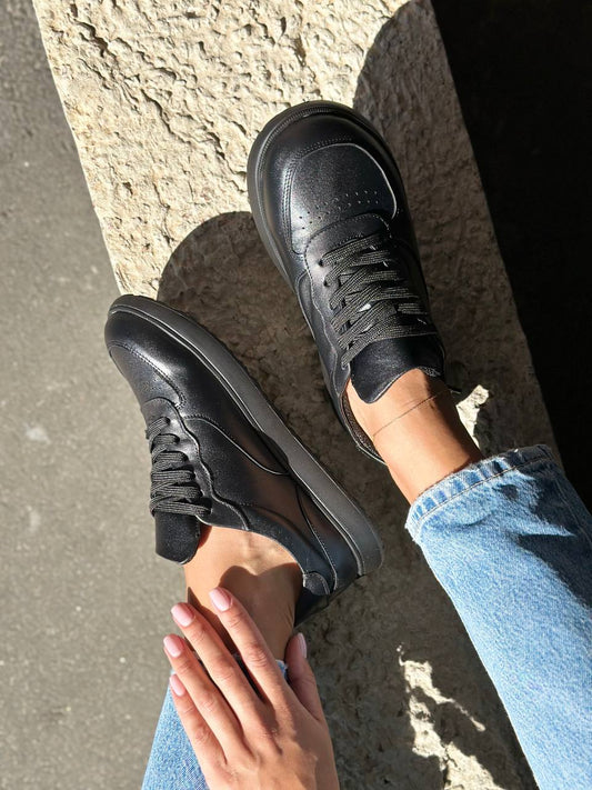 Women’s Black Anatomical Leather Sneakers 4537