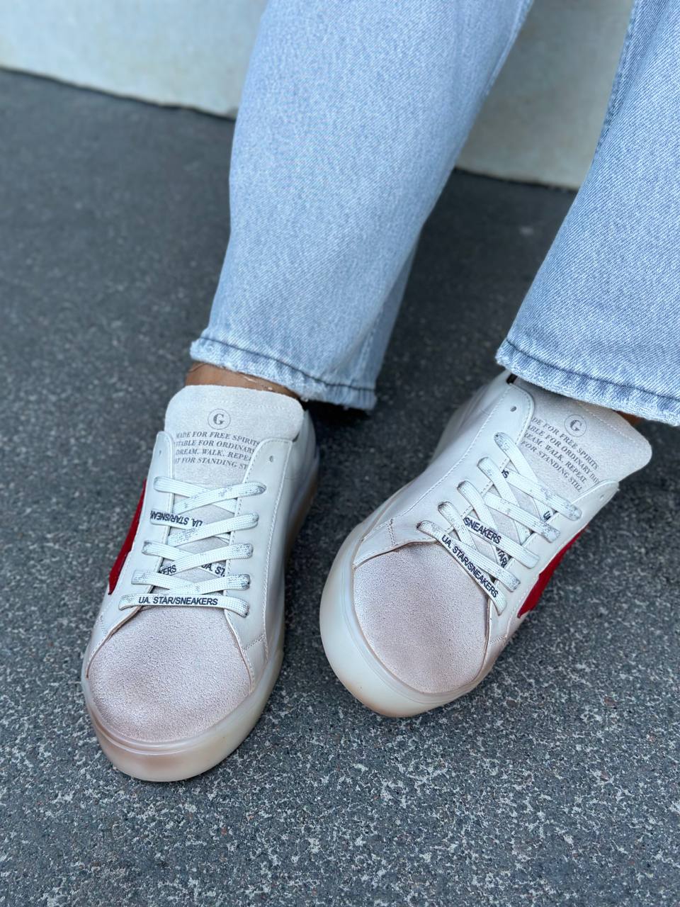 Women’s Beige & Black Leather and Suede Sneakers – Model 9418-1