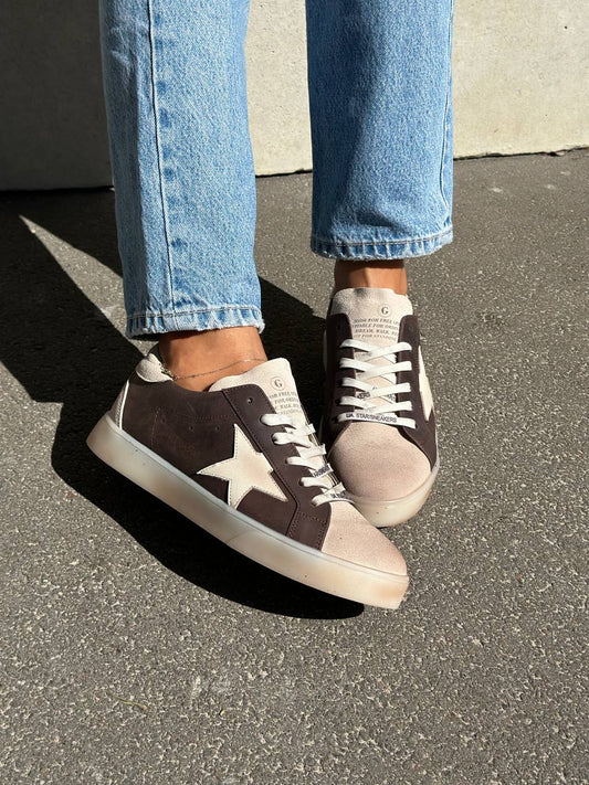 Women’s Chocolate Suede Sneakers with Beige Accents – Model 9418-2